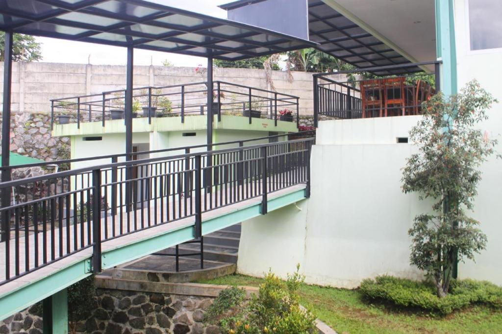 Hotel Graha Widjaja Puncak Exterior foto